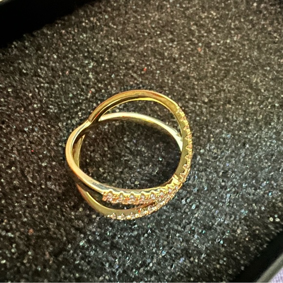 ⭐️ Firm Price ⭐️ Never worn 14k gold plated ring size 7 - Picture 3 of 6